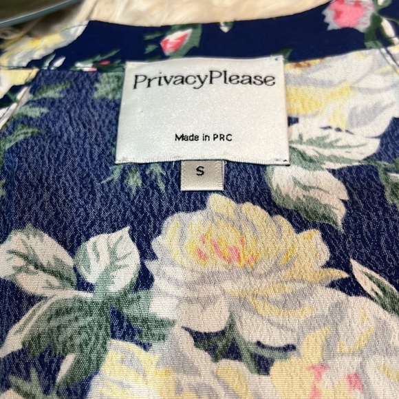 Privacy Please floral cold shoulder wrap dress - Picture 4 of 8